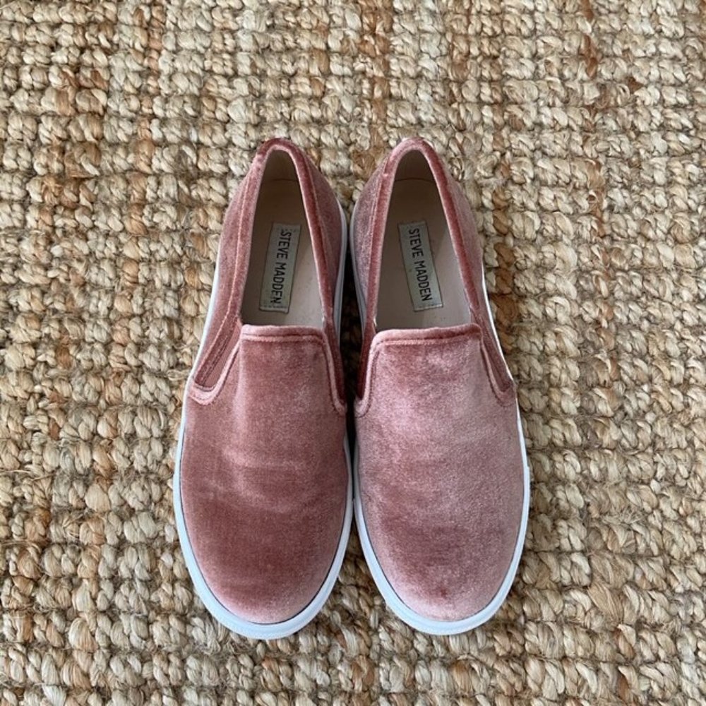 Steve Madden Ecentrcv mauve velvet slip-on sneaker